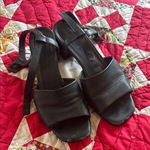 Everlane Dark Green Block Heel Sandal with Sleek Design